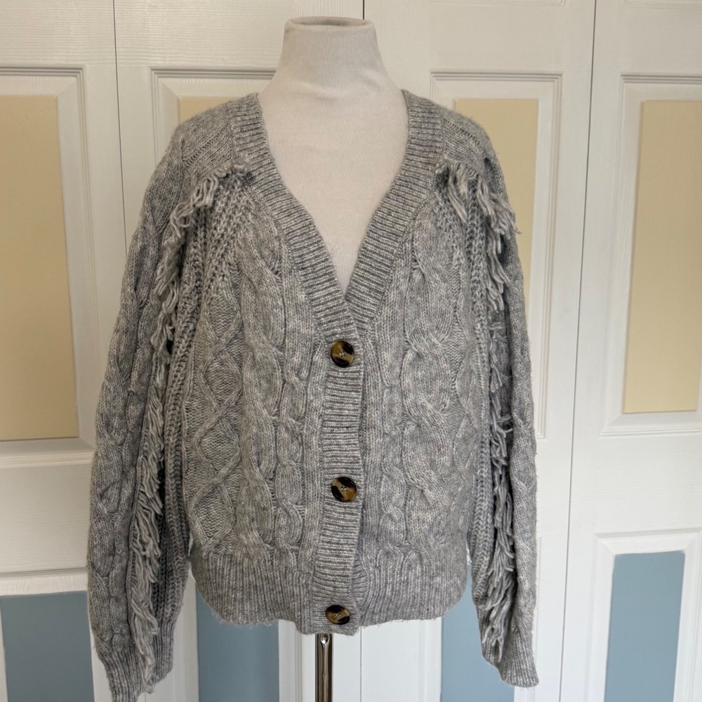 Brave Soul‎ London Grey Cable Knit Fringe Cardigan Sweater Size M